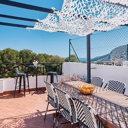 Old Town Penthouse - By Welcomely * קלפה