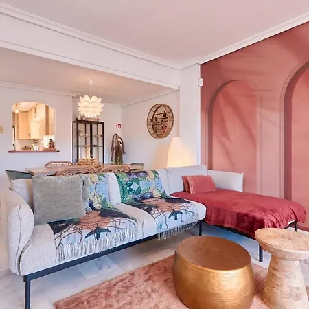 Old Town Penthouse - By Welcomely Appartement