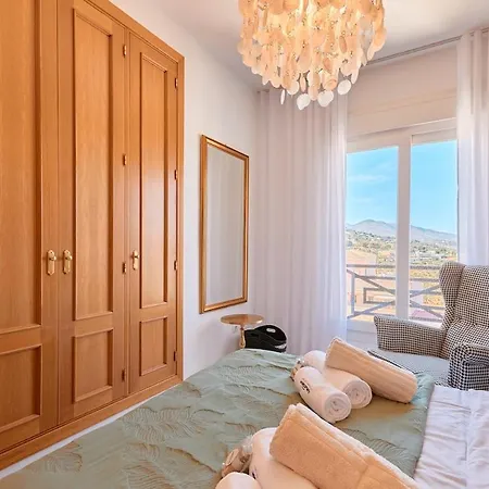 Old Town Penthouse - By Welcomely Appartement