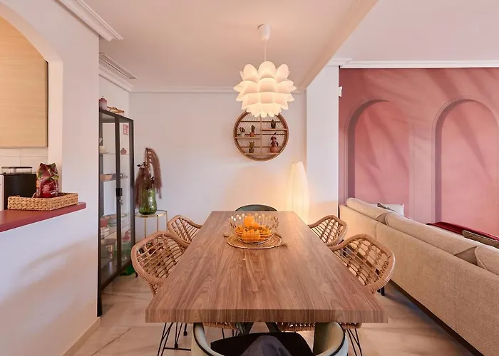 Old Town Penthouse - By Welcomely カルプ