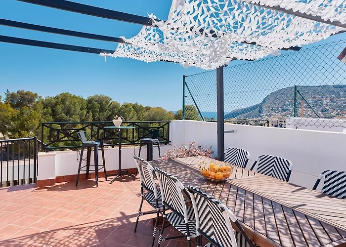 Old Town Penthouse - By Welcomely * カルプ