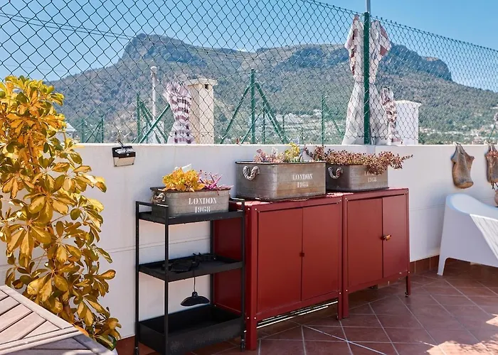 Old Town Penthouse - By Welcomely * カルプ